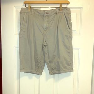7 For Allmankind khaki shorts